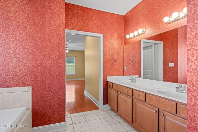 134 Waterston Way, Clinton, TN 37716