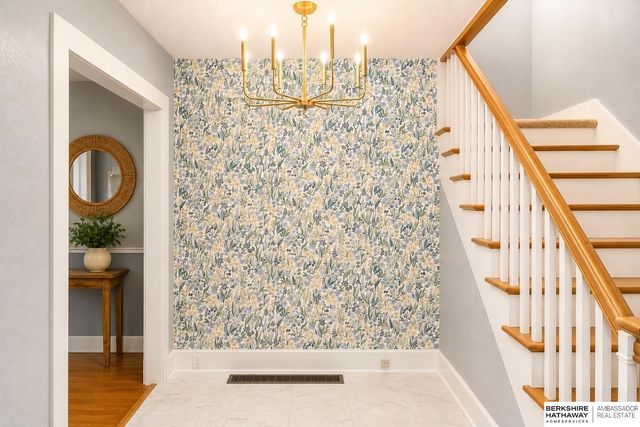 6233 Pacific Street, Omaha, NE 68106