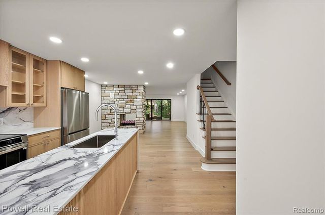 1106 Timberview Trail, Bloomfield Hills, MI 48304
