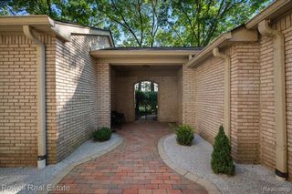 1106 Timberview Trail, Bloomfield Hills, MI 48304