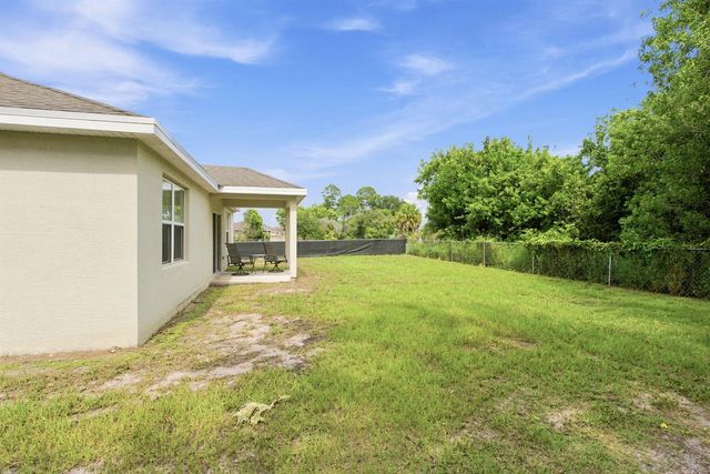 692 SW Paar Drive, Port St. Lucie, FL 34953