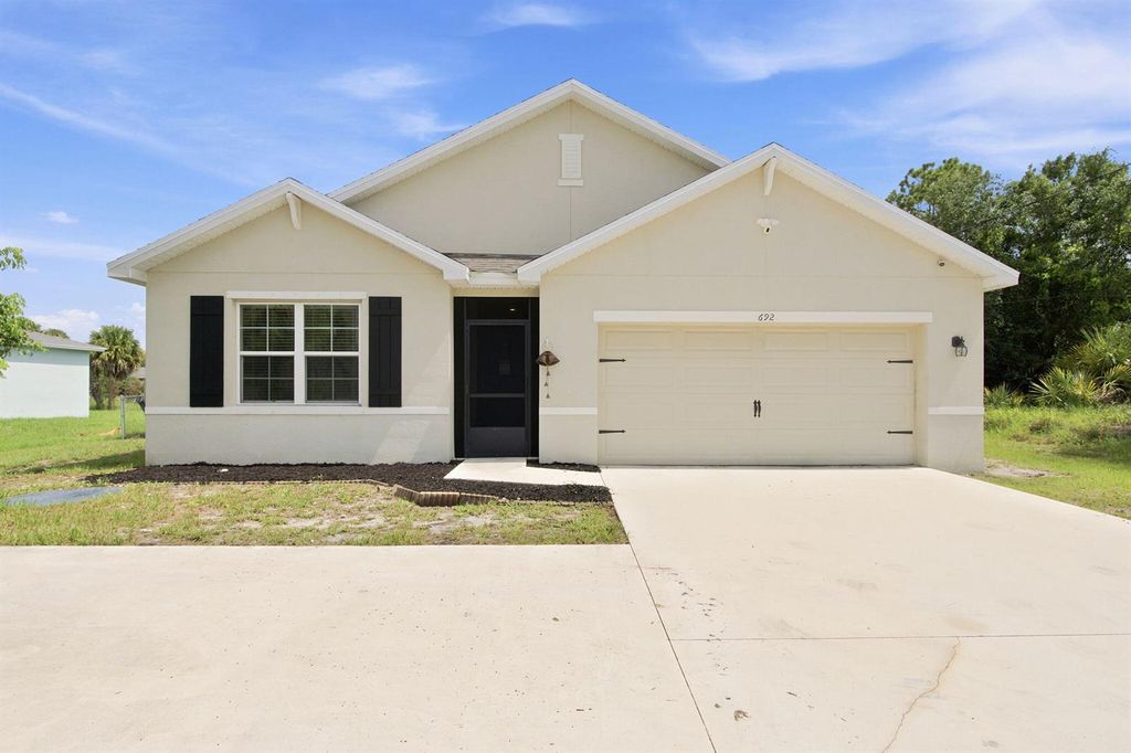 692 SW Paar Drive, Port St. Lucie, FL 34953