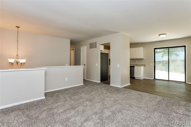 18 River Bluff Drive, St Peters, MO 63376