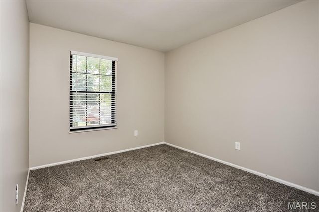 18 River Bluff Drive, St Peters, MO 63376