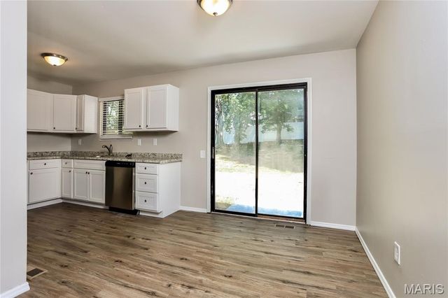 18 River Bluff Drive, St Peters, MO 63376