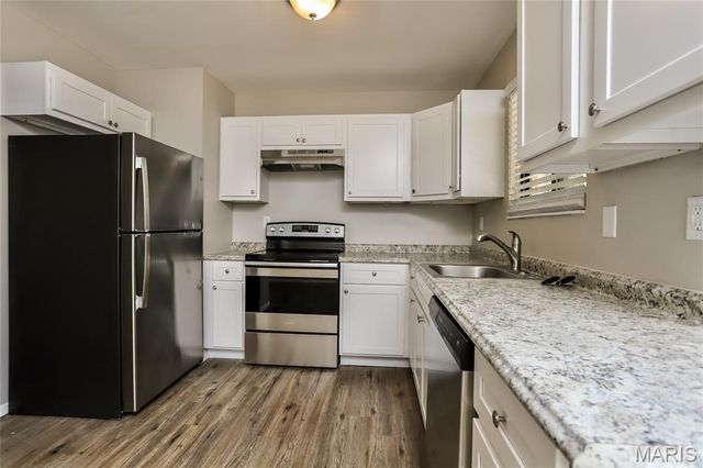 18 River Bluff Drive, St Peters, MO 63376