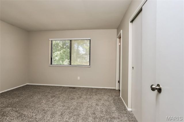 18 River Bluff Drive, St Peters, MO 63376
