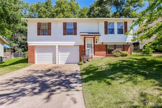 18 River Bluff Drive, St Peters, MO 63376