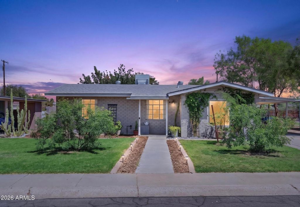 1938 W WELDON Avenue, Phoenix, AZ 85015