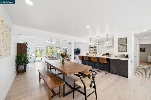 3268 Park Ln, Lafayette, CA 94549