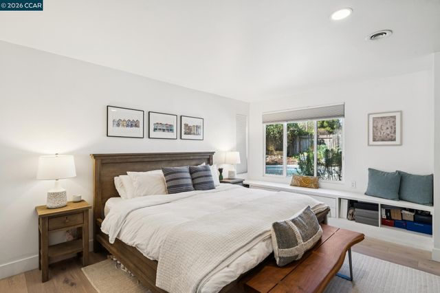 3268 Park Ln, Lafayette, CA 94549