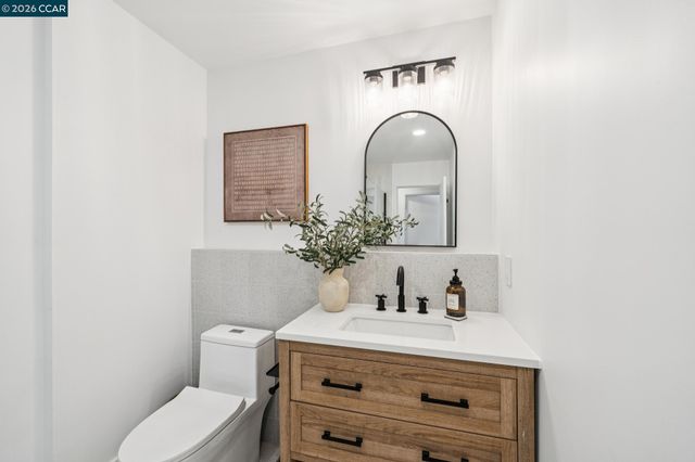 3268 Park Ln, Lafayette, CA 94549