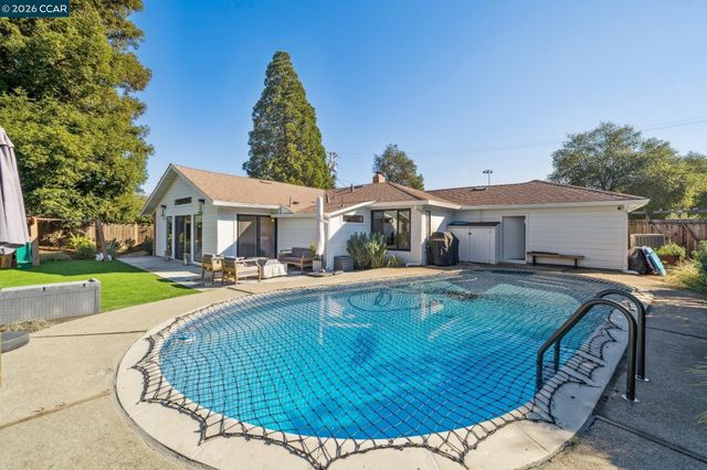 3268 Park Ln, Lafayette, CA 94549