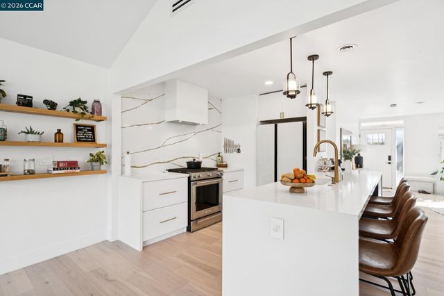 3268 Park Ln, Lafayette, CA 94549