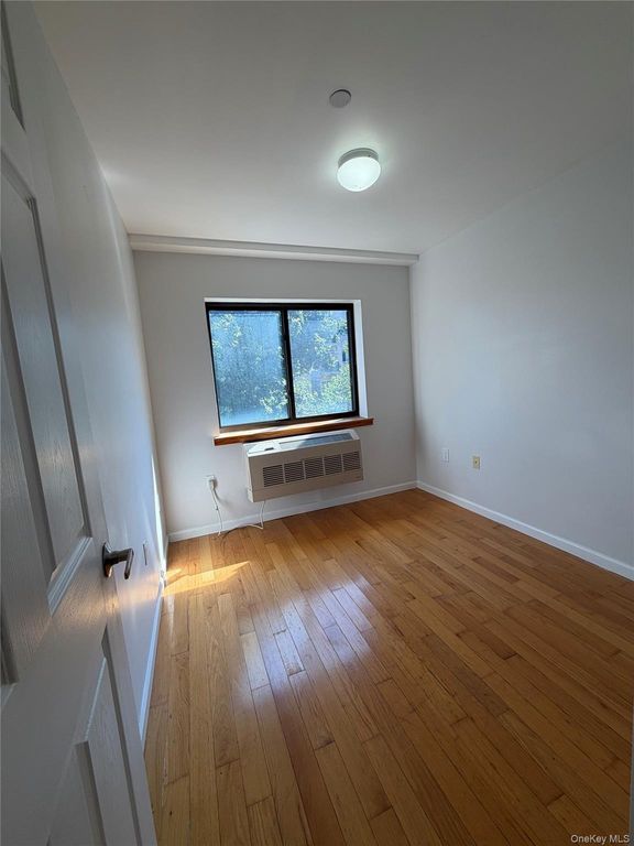 112-26 38th Avenue 4A, Corona, NY 11368 — photo 4