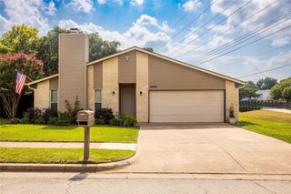 3328 Andover Drive, Bedford, TX 76021