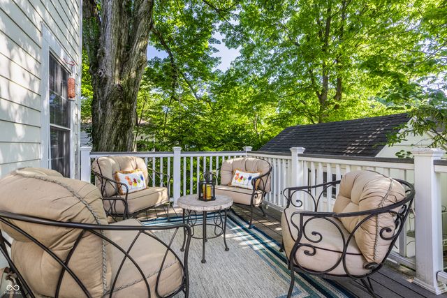 385 S Sixth Street, Zionsville, IN 46077