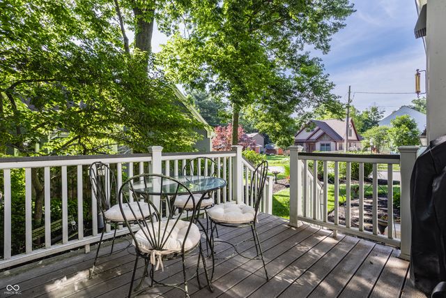 385 S Sixth Street, Zionsville, IN 46077