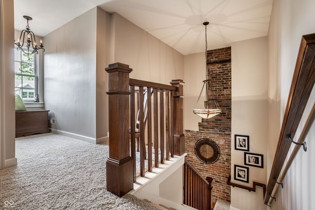 385 S Sixth Street, Zionsville, IN 46077