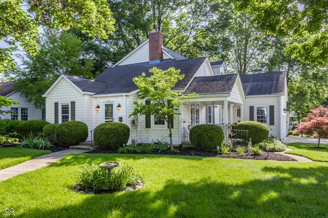 385 S Sixth Street, Zionsville, IN 46077