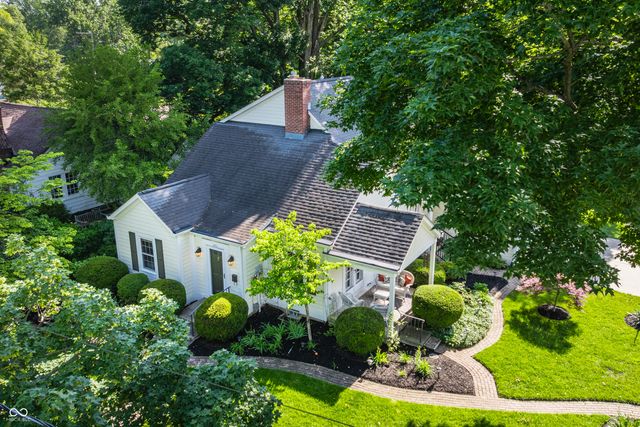 385 S Sixth Street, Zionsville, IN 46077