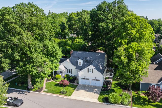 385 S Sixth Street, Zionsville, IN 46077