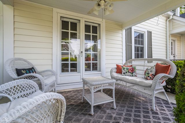 385 S Sixth Street, Zionsville, IN 46077