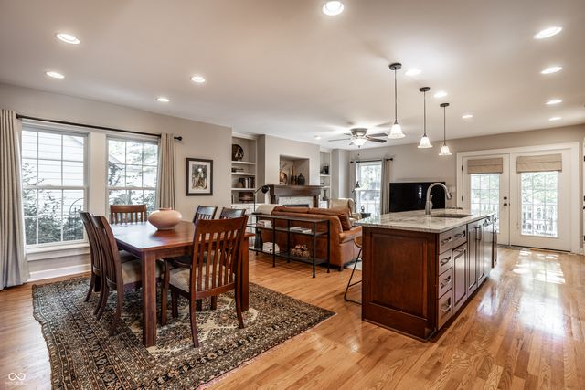 385 S Sixth Street, Zionsville, IN 46077