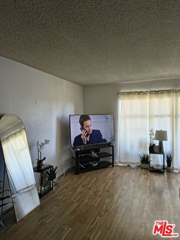 855 Victor Avenue 305, Inglewood, CA 90302