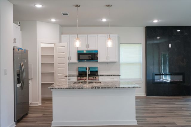 317 White Star Lane, Dallas, TX 75217