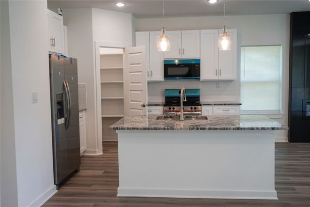 317 White Star Lane, Dallas, TX 75217