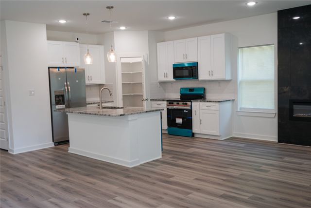 317 White Star Lane, Dallas, TX 75217