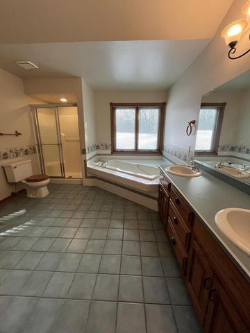 9215 W County Line ROAD, Milwaukee, WI 53224