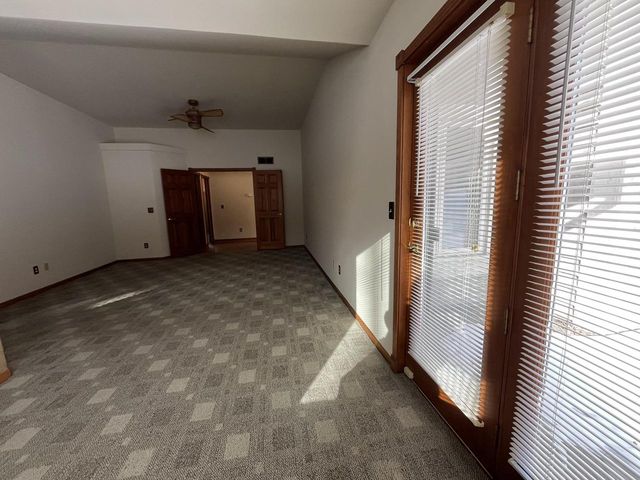 9215 W County Line ROAD, Milwaukee, WI 53224