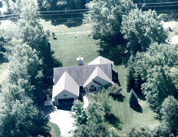 9215 W County Line ROAD, Milwaukee, WI 53224