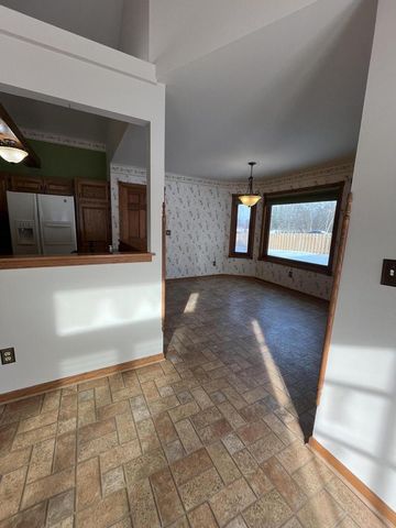 9215 W County Line ROAD, Milwaukee, WI 53224