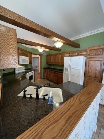 9215 W County Line ROAD, Milwaukee, WI 53224