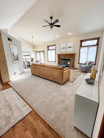 9215 W County Line ROAD, Milwaukee, WI 53224