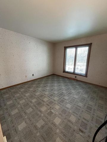 9215 W County Line ROAD, Milwaukee, WI 53224