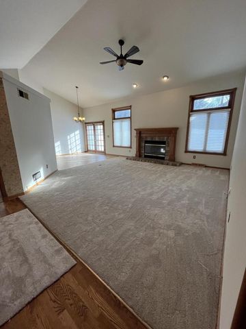 9215 W County Line ROAD, Milwaukee, WI 53224