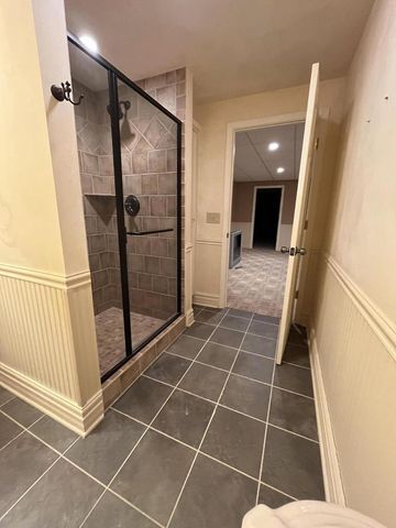 9215 W County Line ROAD, Milwaukee, WI 53224