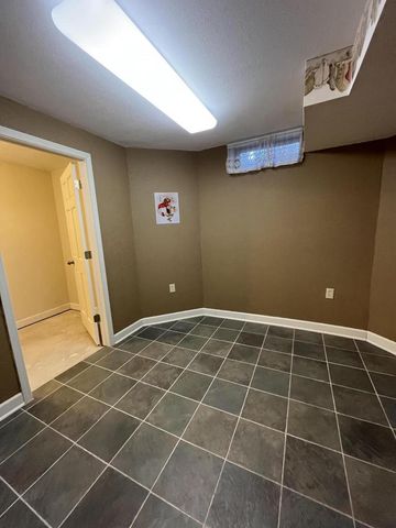 9215 W County Line ROAD, Milwaukee, WI 53224