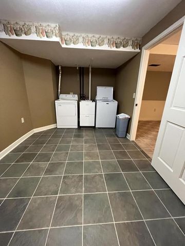 9215 W County Line ROAD, Milwaukee, WI 53224