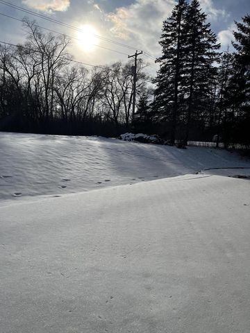 9215 W County Line ROAD, Milwaukee, WI 53224