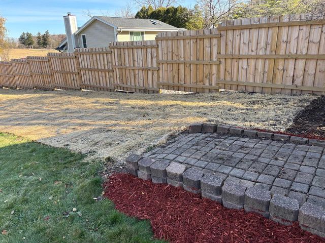 9215 W County Line ROAD, Milwaukee, WI 53224