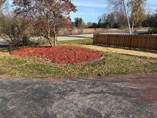 9215 W County Line ROAD, Milwaukee, WI 53224