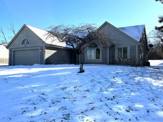9215 W County Line ROAD, Milwaukee, WI 53224