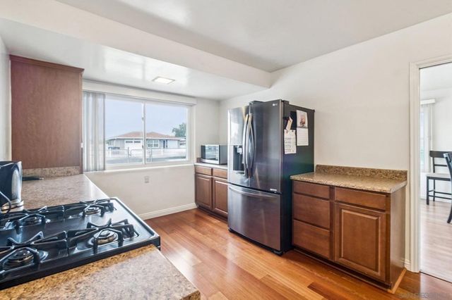 6233 Thorn, San Diego, CA 92115