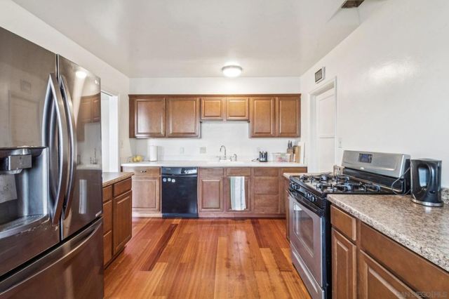 6233 Thorn, San Diego, CA 92115