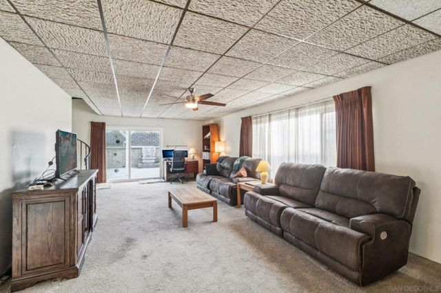 6233 Thorn, San Diego, CA 92115